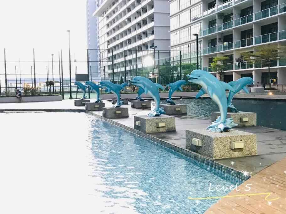 Palazio Mount Austin 2Br Studio Pool View With Tv Box-3 Plus 1 Pax C2-07 Johor Bahru Exteriör bild